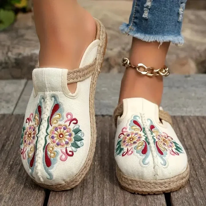 GALE | HANDCRAFTED FLORAL DESIGN SANDALS