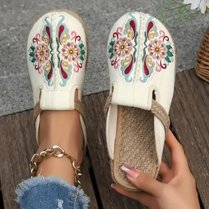 GALE | HANDCRAFTED FLORAL DESIGN SANDALS