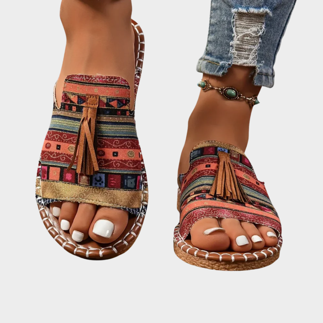 LORRAINE | CASUAL SUPPORTIVE SANDALS.