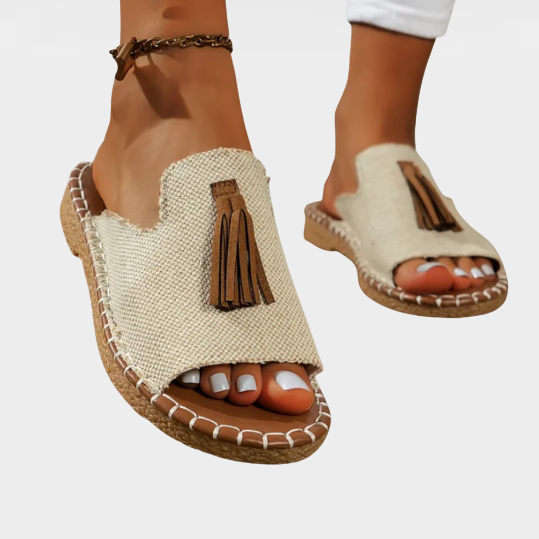 LORRAINE | CASUAL SUPPORTIVE SANDALS.