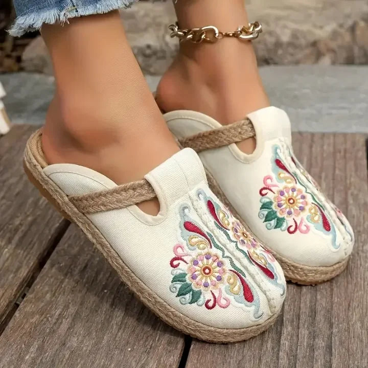 GALE | HANDCRAFTED FLORAL DESIGN SANDALS
