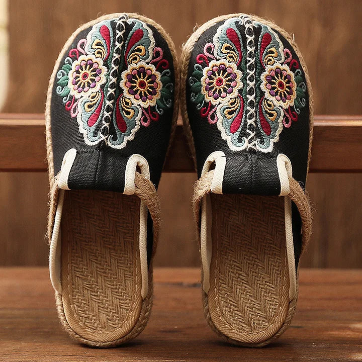 GALE | HANDCRAFTED FLORAL DESIGN SANDALS
